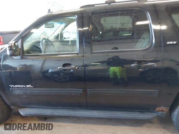 2012 GMC Yukon XL SLT with VIN 1GKS2KE72CR183734, listed as a IAAI auction lot 41116939 with 1 mi miles. Bid and sale history available at carsss.com. Image 13.