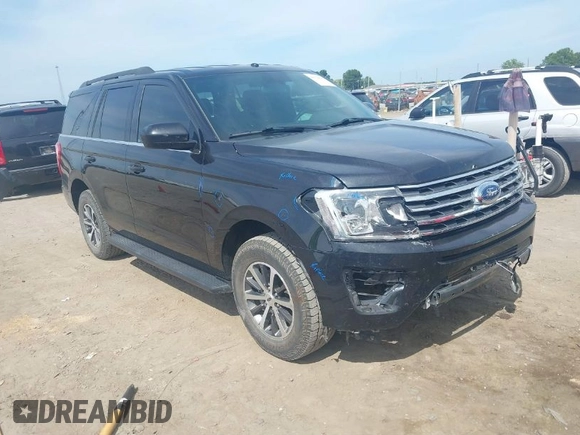 2019 Ford Expedition XLT with VIN 1FMJU1HT5KEA84864, listed as a IAAI auction lot 40174691 with 119,758 mi miles. Bid and sale history available at carsss.com. Image 1.