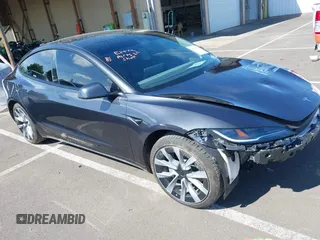 2025 Tesla Model 3 Long Range с VIN 5YJ3E1EA1SF905518, выставлен на аукционе IAAI как лот 42304541 с пробегом 8 854 миль миль и . История ставок и продаж доступна на DreamBid. Изображение 1.