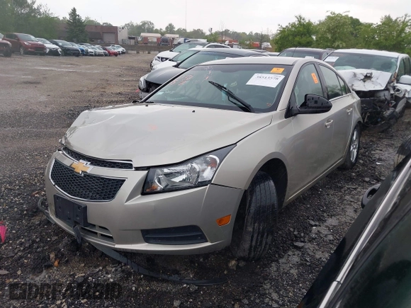 2014 Chevrolet Cruze 1LT with VIN 1G1PC5SB7E7476495, listed as a IAAI auction lot 38513578 with Not Provided miles and . Bid and sale history available at DreamBid. Image 2.