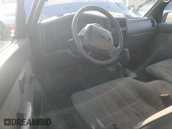 1996 Toyota Tacoma z VIN 4TAWM72N8TZ175396, wystawiony jako Copart lot #86846284 z przebiegiem 229 714 mil mil oraz Czysty tytuł • Clean title. Historia ofert i sprzedaży dostępna na DreamBid. Obrazek 8.
