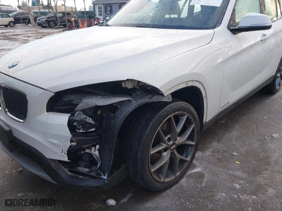 2013 BMW X1 28i with VIN WBAVM1C58DVW45962, listed as a IAAI auction lot 41323144 with 117,363 mi miles. Bid and sale history available at carsss.com. Image 6.