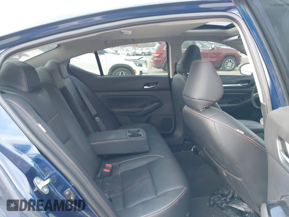 2024 Nissan Altima SR z VIN 1N4BL4CVXRN315652, wystawiony jako IAAI lot #41790778 z przebiegiem 32 686 mil mil oraz . Historia ofert i sprzedaży dostępna na DreamBid. Obrazek 8.