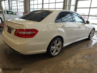 2013 Mercedes-Benz E-Class E 350 Luxury with VIN WDDHF8JBXDA745134, listed as a IAAI auction lot 41560286 with 125,208 mi miles. Bid and sale history available at carsss.com. Image 4.