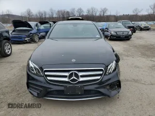 2019 Mercedes-Benz E 300 z VIN WDDZF4KBXKA673571, wystawiony jako Copart lot #52425625 z przebiegiem 32 605 mil mil oraz Szkoda całkowita • Salvage title. Historia ofert i sprzedaży dostępna na DreamBid. Obrazek 5.