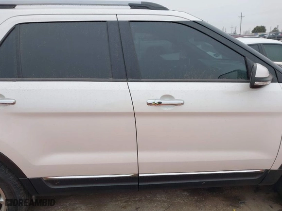 2014 Ford Explorer Limited with VIN 1FM5K8F88EGA17280, listed as a IAAI auction lot 41550592 with 144,494 mi miles. Bid and sale history available at carsss.com. Image 13.