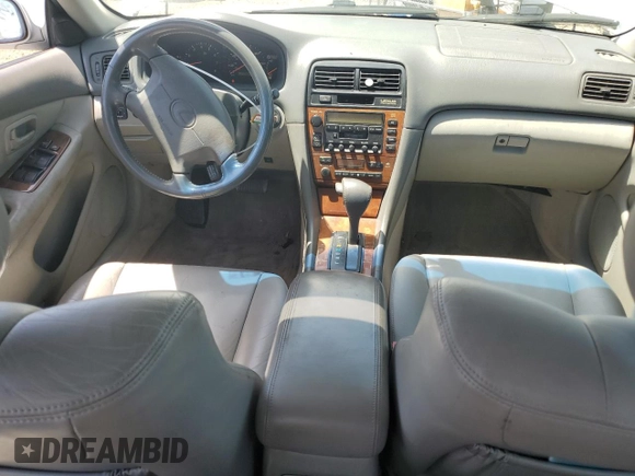 2000 Lexus ES 300 with VIN JT8BF28G3Y5084655, listed as a Copart auction lot 56600925 with 105,499 mi miles and Clean title. Bid and sale history available at DreamBid. Image 8.