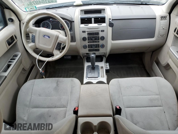 2012 Ford Escape XLT z VIN 1FMCU9DG9CKC69762, wystawiony jako Copart lot #49104075 z przebiegiem 92 937 mil mil oraz Szkoda całkowita • Salvage title. Historia ofert i sprzedaży dostępna na DreamBid. Obrazek 8.