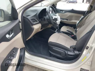 2019 Hyundai Accent Limited with VIN 3KPC34A3XKE046370, listed as a IAAI auction lot 41612539 with 71,270 mi miles. Bid and sale history available at carsss.com. Image 5.