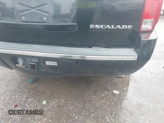 2008 Cadillac Escalade ESV z VIN 1GYFK668X8R271590, wystawiony jako IAAI lot #41562499 z przebiegiem 175 365 mil mil oraz . Historia ofert i sprzedaży dostępna na DreamBid. Obrazek 6.