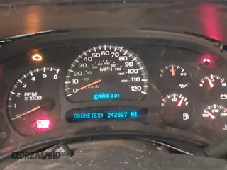 2003 Chevrolet Silverado 1500HD LS z VIN 1GCGK13U93F171585, wystawiony jako IAAI lot #41990852 z przebiegiem 242 327 mil mil oraz . Historia ofert i sprzedaży dostępna na DreamBid. Obrazek 7.