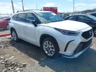 2022 Toyota Highlander XSE z VIN 5TDLZRBH0NS235559, wystawiony jako IAAI lot #41684126 z przebiegiem 23 671 mil mil oraz . Historia ofert i sprzedaży dostępna na DreamBid. Obrazek 1.