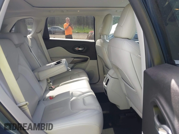 2020 Jeep Cherokee Limited с VIN 1C4PJLDB4LD638144, выставлен на аукционе IAAI как лот 42650099 с пробегом 98 678 миль миль и . История ставок и продаж доступна на DreamBid. Изображение 8.