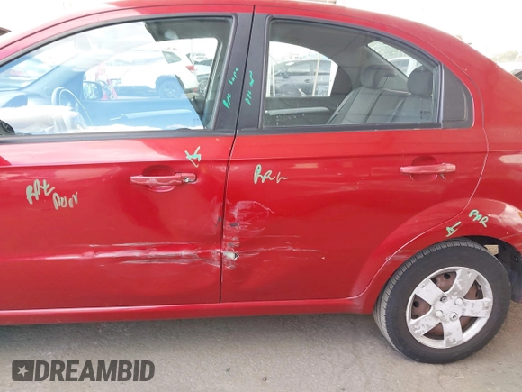 2011 Chevrolet Aveo 1LT z VIN KL1TD5DE7BB127119, wystawiony jako IAAI lot #42064978 z przebiegiem 123 550 mil mil oraz . Historia ofert i sprzedaży dostępna na DreamBid. Obrazek 6.