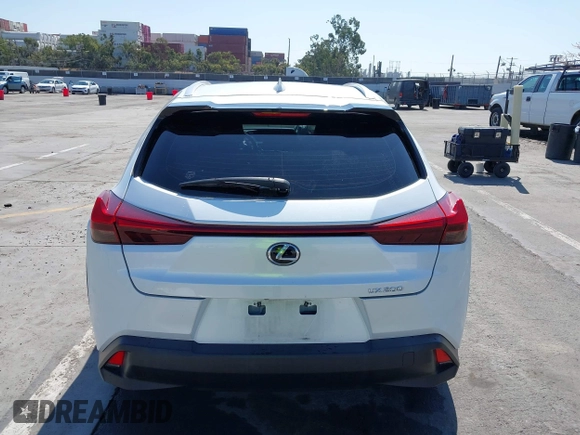2020 Lexus UX 200 с VIN JTHP3JBH9L2022648, выставлен на аукционе IAAI как лот 42223772 с пробегом 35 128 миль миль и . История ставок и продаж доступна на DreamBid. Изображение 16.