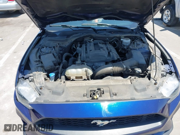 2020 Ford Mustang EcoBoost z VIN 1FA6P8TH7L5182508, wystawiony jako IAAI lot #42621368 z przebiegiem 75 597 mil mil oraz . Historia ofert i sprzedaży dostępna na DreamBid. Obrazek 10.