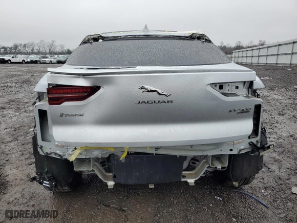 2020 Jaguar I-PACE SE with VIN SADHC2S16L1F79822, listed as a Copart auction lot 42645034 with 17,033 mi miles. Bid and sale history available at carsss.com. Image 6.