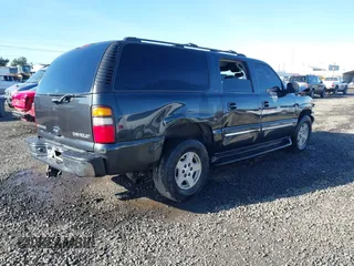 2004 Chevrolet Suburban Z71 z VIN 3GNFK16Z24G271294, wystawiony jako IAAI lot #41324576 z przebiegiem 247 229 mil mil oraz . Historia ofert i sprzedaży dostępna na DreamBid. Obrazek 4.