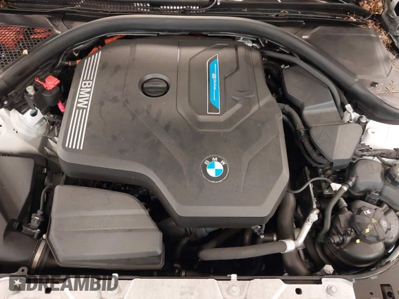 2023 BMW 3 Series 330e xDrive with VIN 3MW39FS05P8D20575, listed as a IAAI auction lot 42076033 with 10,875 mi miles. Bid and sale history available at carsss.com. Image 10.