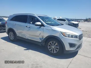 2017 Kia Sorento LX with VIN 5XYPG4A34HG295233, listed as a Copart auction lot 52551425 with 183,229 mi miles and Salvage Title. Bid and sale history available at carsss.com. Image 4.