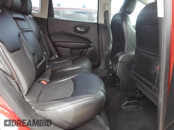 2019 Jeep Compass Trailhawk z VIN 3C4NJDDB6KT795244, wystawiony jako Copart lot #57092515 z przebiegiem 88 307 mil mil oraz Szkoda całkowita • Salvage title. Historia ofert i sprzedaży dostępna na DreamBid. Obrazek 10.