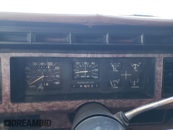 1981 Ford Bronco z VIN 1FMEU15G9BLA33517, wystawiony jako Copart lot #52392705 z przebiegiem 14 929 mil mil oraz Czysty tytuł • Clean title. Historia ofert i sprzedaży dostępna na DreamBid. Obrazek 9.