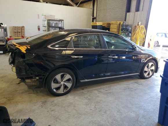 2016 Hyundai Sonata Plug-In Hybrid Limited with VIN KMHE54L21GA031558, listed as a Copart auction lot 83068454 with 134,077 mi miles and Salvage Title. Bid and sale history available at carsss.com. Image 3.