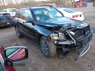 2015 Mercedes-Benz GLK with VIN WDCGG8JB2FG424783, listed as a IAAI auction lot 41752844 with 110,075 mi miles. Bid and sale history available at carsss.com. Image 1.