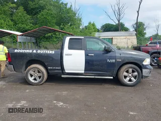 2017 Ram 1500 SLT z VIN 1C6RR7GT3HS504796, wystawiony jako IAAI lot #42389885 z przebiegiem 204 813 mil mil oraz . Historia ofert i sprzedaży dostępna na DreamBid. Obrazek 14.