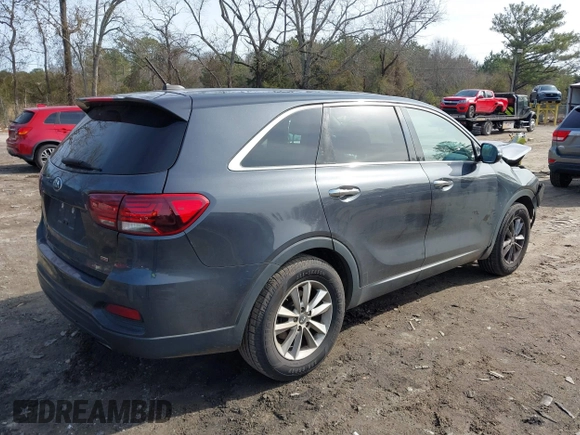 2019 Kia Sorento L with VIN 5XYPG4A30KG476773, listed as a IAAI auction lot 41345456 with 160,706 mi miles. Bid and sale history available at carsss.com. Image 4.