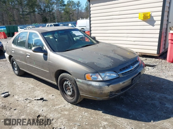 1998 Nissan Altima XE with VIN 1N4DL01D3WC239095, listed as a IAAI auction lot 41416191 with 173,071 mi miles. Bid and sale history available at carsss.com. Image 1.