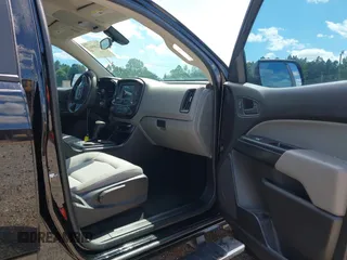 2018 GMC Canyon 2WD z VIN 1GTG5BEN9J1137949, wystawiony jako IAAI lot #42189911 z przebiegiem 98 296 mil mil oraz . Historia ofert i sprzedaży dostępna na DreamBid. Obrazek 5.