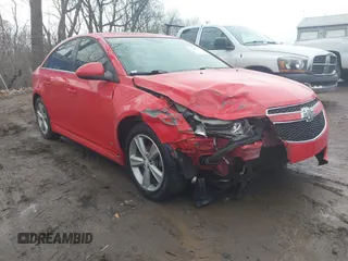 2014 Chevrolet Cruze 2LT z VIN 1G1PE5SB3E7278295, wystawiony jako IAAI lot #41517451 z przebiegiem 95 085 mil mil oraz . Historia ofert i sprzedaży dostępna na DreamBid. Obrazek 1.