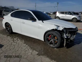 2020 Alfa Romeo Giulia Ti Sport z VIN ZARFAMBN4L7635554, wystawiony jako Copart lot #47129825 z przebiegiem 46 324 mil mil oraz Szkoda całkowita • Salvage title. Historia ofert i sprzedaży dostępna na DreamBid. Obrazek 4.