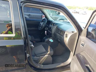 2014 Jeep Patriot Sport with VIN 1C4NJPBA3ED720412, listed as a IAAI auction lot 42390785 with 215,446 mi miles and . Bid and sale history available at DreamBid. Image 5.