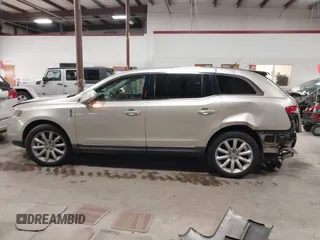 2010 Lincoln MKT with VIN 2LMHJ5AR0ABJ20455, listed as a IAAI auction lot 41460072 with 298,026 mi miles. Bid and sale history available at carsss.com. Image 14.