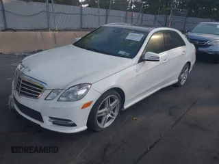 2013 Mercedes-Benz E-Class E 350 Luxury with VIN WDDHF8JB3DA767833, listed as a IAAI auction lot 40347863 with 90,981 mi miles. Bid and sale history available at carsss.com. Image 18.