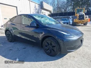 2025 Tesla Model Y Long Range with VIN 7SAYGDED0SF256230, listed as a IAAI auction lot 41356520 with 262 mi miles and . Bid and sale history available at DreamBid. Image 1.