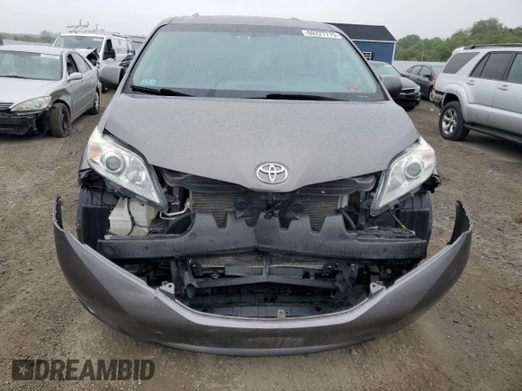 2017 Toyota Sienna XLE with VIN 5TDDZ3DC4HS187233, listed as a Copart auction lot 60227715 with 123,191 mi miles and Salvage title. Bid and sale history available at DreamBid. Image 5.