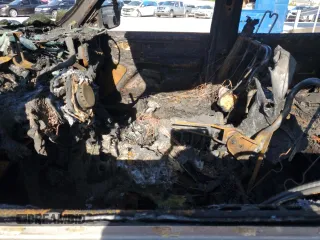 2004 Chevrolet Suburban LS with VIN 3GNGK26U14G150819, listed as a Copart auction lot 53141925 with Not provided miles and Non repairable. Bid and sale history available at DreamBid. Image 7.