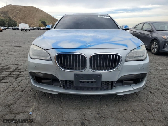 2015 BMW 7 Series 740i with VIN WBAYA6C59FD826757, listed as a Copart auction lot 41475055 with 140,665 mi miles and Salvage Title. Bid and sale history available at carsss.com. Image 5.