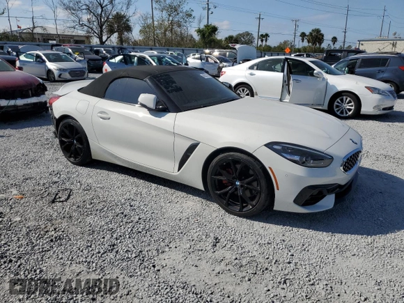 2019 BMW Z4 sDrive30i z VIN WBAHF3C58KWW33806, wystawiony jako Copart lot #45221515 z przebiegiem 19 130 mil mil oraz Szkoda całkowita • Salvage title. Historia ofert i sprzedaży dostępna na DreamBid. Obrazek 4.