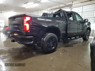 2022 Chevrolet Silverado 1500 LT Trail Boss with VIN 3GCUDFEL9NG599365, listed as a Copart auction lot 82362114 with 13,288 mi miles and Salvage Title. Bid and sale history available at DreamBid. Image 3.