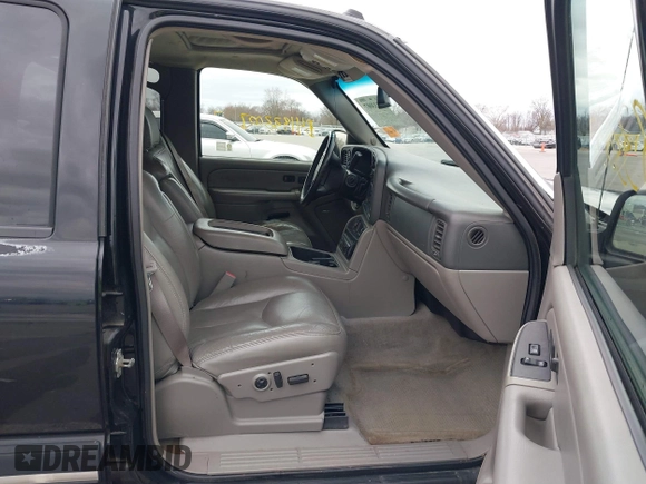2005 Chevrolet Tahoe LS with VIN 1GNEK13TX5J179510, listed as a IAAI auction lot 41833007 with 192,402 mi miles. Bid and sale history available at carsss.com. Image 5.