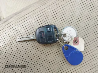 2004 Lexus LS 430 z VIN JTHBN36F240127960, wystawiony jako IAAI lot #42452287 z przebiegiem 74 184 mil mil oraz . Historia ofert i sprzedaży dostępna na DreamBid. Obrazek 11.