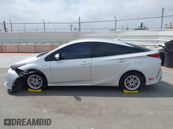 2017 Toyota Prius Plus z VIN JTDKARFPXH3053894, wystawiony jako IAAI lot #42208119 z przebiegiem 115 439 mil mil oraz . Historia ofert i sprzedaży dostępna na DreamBid. Obrazek 14.