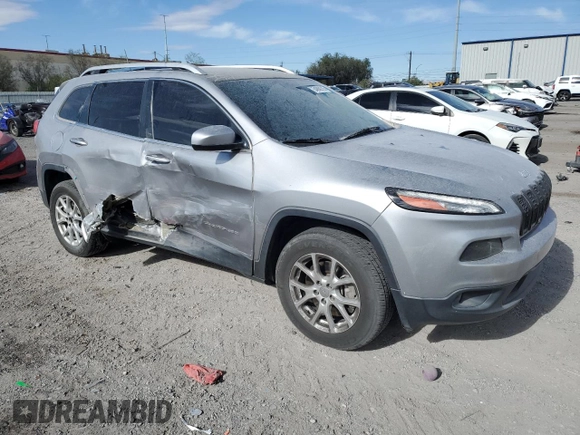 2017 Jeep Cherokee Latitude z VIN 1C4PJMCB5HD213966, wystawiony jako Copart lot #54869785 z przebiegiem 70 233 mil mil oraz Szkoda całkowita • Salvage title. Historia ofert i sprzedaży dostępna na DreamBid. Obrazek 4.