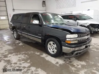 2000 Chevrolet Silverado 1500 LS with VIN 2GCEC19T3Y1333843, listed as a IAAI auction lot 41721344 with 1 mi miles. Bid and sale history available at carsss.com. Image 1.