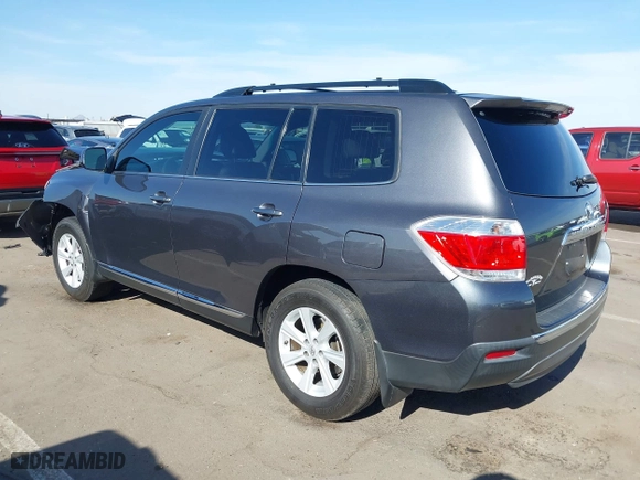 2013 Toyota Highlander with VIN 5TDZK3EHXDS115130, listed as a IAAI auction lot 41974068 with 156,510 mi miles. Bid and sale history available at carsss.com. Image 3.
