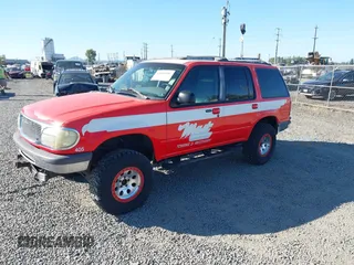 1998 Ford Explorer XL z VIN 1FMZU34E7WZB09834, wystawiony jako IAAI lot #42661901 z przebiegiem 151 236 mil mil oraz . Historia ofert i sprzedaży dostępna na DreamBid. Obrazek 2.